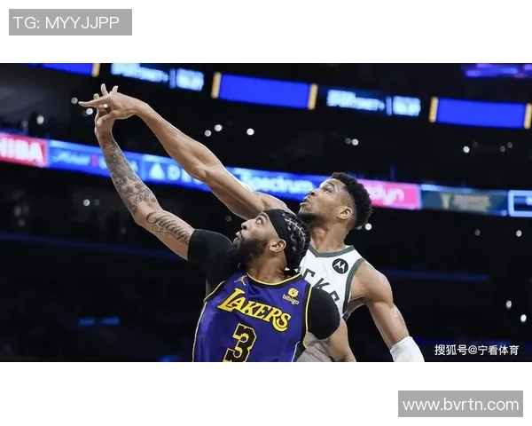 大将风仪，湖人球员赛后想帮新秀拿走竞赛用球无果，字母哥出面帮处理